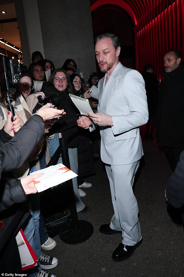 He took a moment to greet fans and sign his autograph