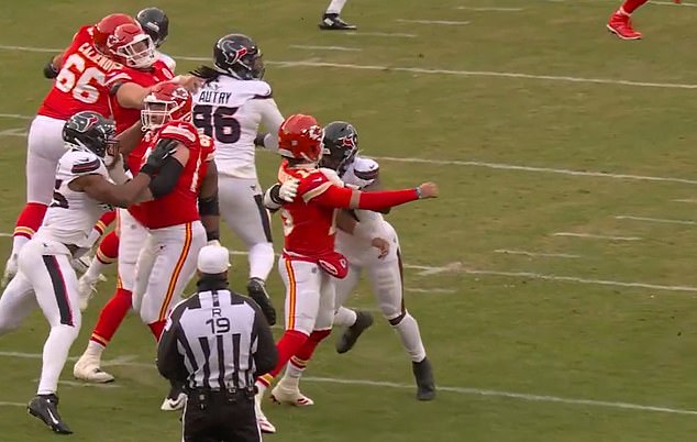 Texans defender Will Anderson Jr received a controversial penalty for this tackle on Mahomes