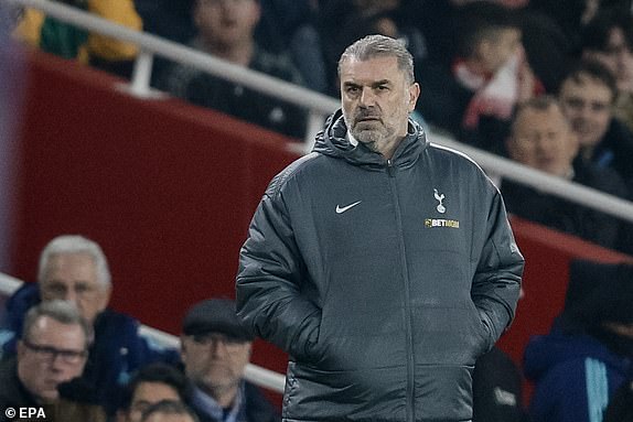 epa11827218 Tottenham's manager Ange Postecoglou reacts  during the English Premier League match between Arsenal FC and Tottenham Hotspur, in London, Britain, 15 January 2025.  EPA/DAVID CLIFF EDITORIAL USE ONLY. No use with unauthorized audio, video, data, fixture lists, club/league logos, 'live' services or NFTs. Online in-match use limited to 120 images, no video emulation. No use in betting, games or single club/league/player publications.