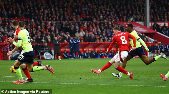 Soccer Football - Premier League - Nottingham Forest v Southampton - The City Ground, Nottingham, Britain - January 19, 2025 Nottingham Forest's Elliot Anderson scores their first goal Action Images via Reuters/Andrew Boyers EDITORIAL USE ONLY. NO USE WITH UNAUTHORIZED AUDIO, VIDEO, DATA, FIXTURE LISTS, CLUB/LEAGUE LOGOS OR 'LIVE' SERVICES. ONLINE IN-MATCH USE LIMITED TO 120 IMAGES, NO VIDEO EMULATION. NO USE IN BETTING, GAMES OR SINGLE CLUB/LEAGUE/PLAYER PUBLICATIONS. PLEASE CONTACT YOUR ACCOUNT REPRESENTATIVE FOR FURTHER DETAILS..