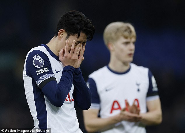 Spurs suffered a 3-2 loss at Goodison Park to continue their poor run of results this season