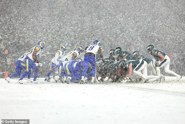 The two teams battled brutal conditions and freezing temperatures at Lincoln Financial Field