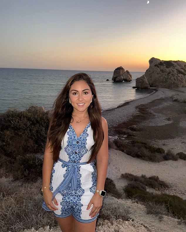 Globetrotter Melica is the ambitious owner of a thriving AI tech recruitment business. Looking to connect her passions for business and travel, Melica’s goal is global