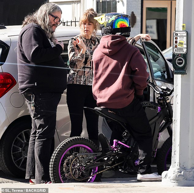 The nepo child was alone and riding an e-bike with a motorcycle helmet on as he was dressed in a mauve hoodie and dark slacks with white sneakers. After talking to the male driver and female passenger of the car for a while, the two parties exchanged phone numbers