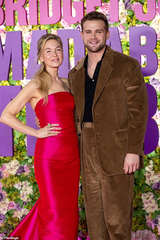 Earlier in the night Renee was also joined by her on-screen love interest, The White Lotus star Leo Woodall , 28, as she posed for the shutterbugs