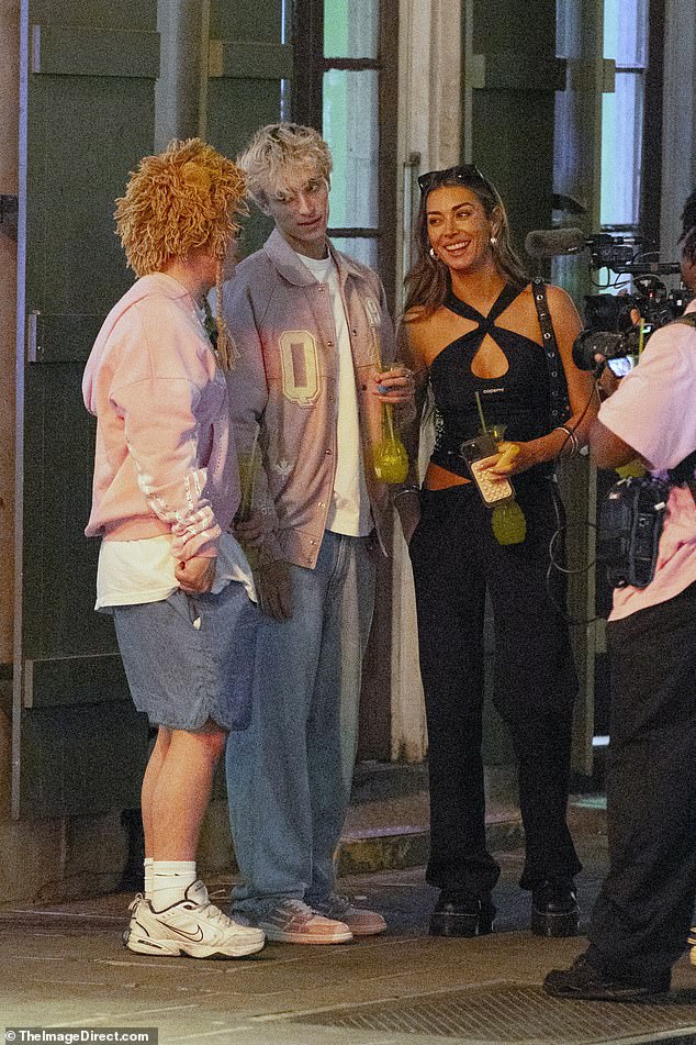 She was accompanied by her BFFs cohost Josh Richards and Twitch streamer Kylie 'Sketch' Cox, as the trio sipped oversized drinks¿a Bourbon Street tradition