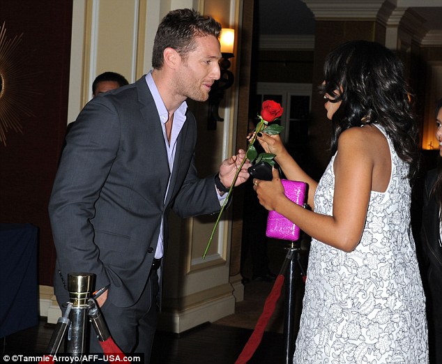 He's made his decision... but she's taken! The Bachelor star Juan Pablo Galavis handed a rose to pregnant Kerry Washington at the Disney ABC TCA Winter Press Tour in LA