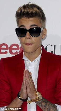 Teen sensation Justin Bieber is using drugs
with alarming regularity, sources
closely connected with the singer said