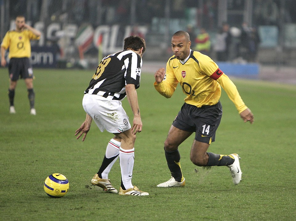 Henry nutmegs Fabio Cannavaro during a Juventus vs Arsenal Champions League match in April 2006