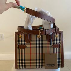 New Small Can Be Used As A Crossbody Classic And Fabulous Burberry Aesthetic, Burberry Diaper Bag, Burberry Top, Burberry Wallet, Burberry Plaid, Convertible Crossbody Bag, Leather Camera Bag, Vintage Burberry, Black Leather Wallet