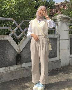 Street Hijab Fashion, Muslim Fashion Hijab Outfits, Hijabi Fashion Casual, Overall Jumpsuit, Style Hijab