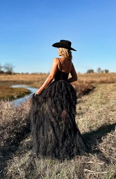 Cowgirl Dream Maxi Dress – Tilame Estilo Cowgirl, Trajes Country, Foto Cowgirl, Western Photoshoot, Cowgirl Dresses, Look Festival, Prom 2024, Looks Country, Western Outfits Women