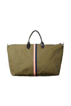 Both sporty and spacious - perfect for a long weekend. Find out more here. Weekend Bags For Women, Womens Gym Bag, Weekend Bags, Canvas Travel Bag, Fall Travel, Travel In Style