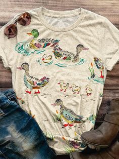 Fun Clothes Aesthetic, Ranch Fashion, Mixing Prints Fashion, Fun Outfits, Duck Shirt, Christmas T Shirts, Vintage Fall, Crew Neck Top, Dark Fashion