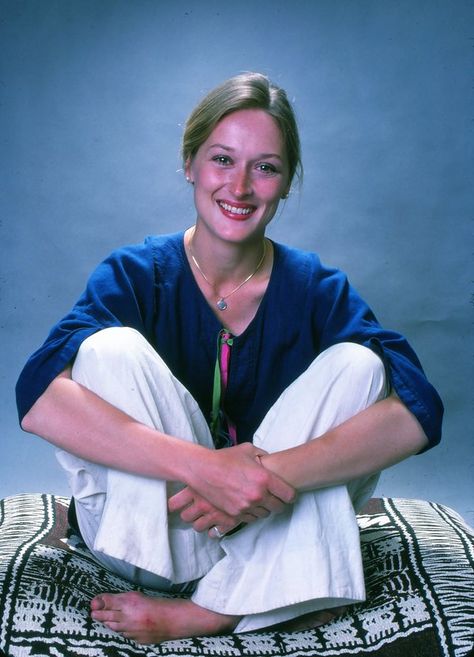 Meryl Streep in 1976. Look at that #GreatSkin. You can have a glowing complexion in as little as four weeks time. http://www.cellularskinrx.com/skincare/great-skin-in-four-weeks/ Meryl Streep, Vintage Photos, A Woman, White