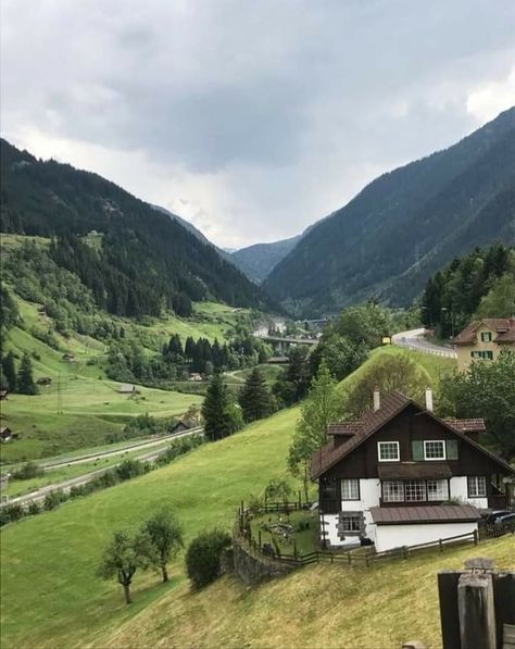 Homes In Mountains, House In The Mountains Aesthetic, Mountain House Aesthetic, Love And Other Words Aesthetic, Houses On Hills, Living In Mountains, Macy Sorensen, Mountain Homes Exterior, House On Mountain