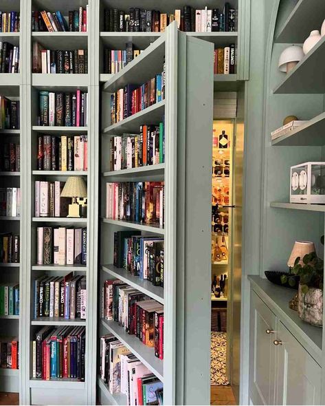 18 Cozy Home Library Ideas to Escape the World Library Kitchen Combo, Home Library Loft Ideas, Home Library Ideas With Ladder, Colonial Library Room, House Design Library, Indoor Library Home, Home Library Dark Academia, Unique Home Library Ideas, Beautiful Home Libraries