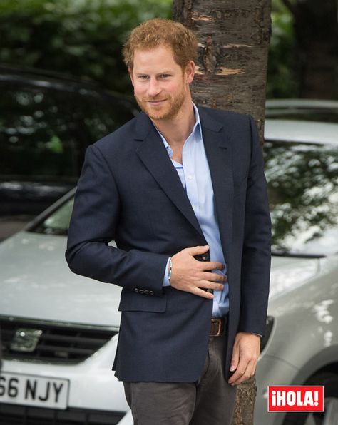 Prince Charles And Diana, Redhead Men, World Mental Health Day, The London Eye, Prinz Harry, Principe Harry, British Royal Families, American Princess, Mental Health Day