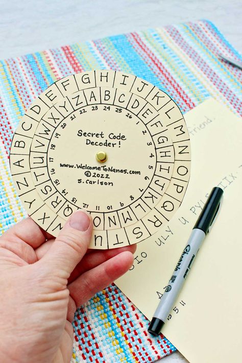 Kids can make their own DIY secret spy decoder wheel for writing and decoding secret messages. Use the free printable and make a secret code! #WelcometoNanas #MessageDecoder #DIYDecoderWheel #SecretMessageDecoder Secret Agent Badge Printable Free, Secret Messages Code, Atbash Cipher Code, Diy Spy Kit, Spy Decoder, Decoder Wheel, Code Messages, Spy Gadgets Diy, Diy Escape Room