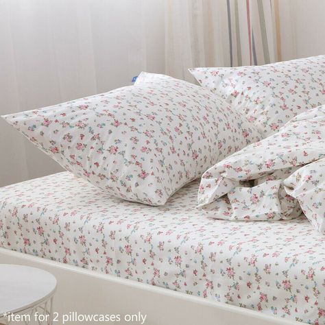 Floral Bedding Set, College Dorm Room Essentials, Floral Bedding Sets, Aesthetic Room Ideas, Dorm Room Essentials, Floral Bedding, Cute Room Ideas, Quilted Duvet, Room Makeover Bedroom