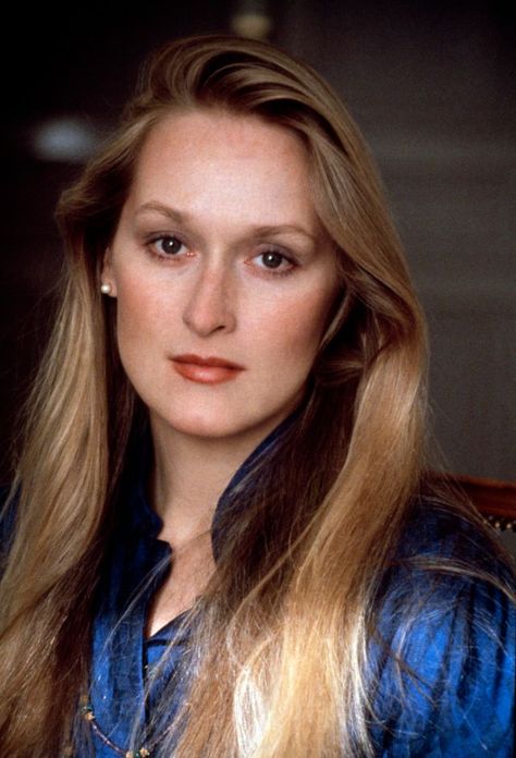 54 Beautiful Pictures of Meryl Streep From Between the 1970s and 1980s ~ vintage everyday Disco Hairstyles 70s, 70s Disco Hairstyles, 70s Hairstyles For Long Hair, 70s Haircuts, Disco Hair, 1970s Hairstyles, 70s Hair, Charlotte Gainsbourg, I Love Cinema