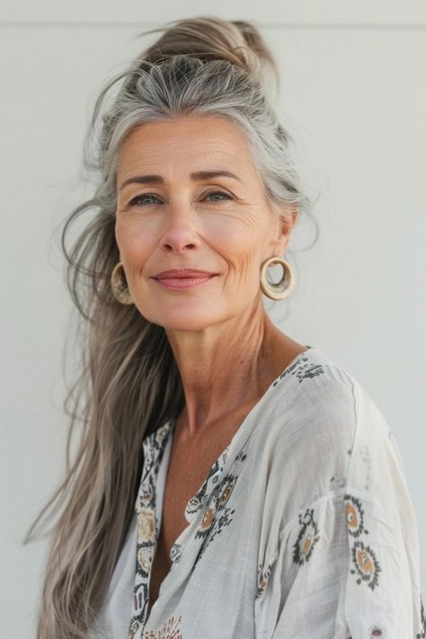 Are you eager to refresh your look and exude a more youthful, vibrant vibe? These 25 hairstyles are guaranteed to help you achieve just that! From chic, modern cuts to face-framing highlights, each of these Glamorous Grey Hair, What To Do With Gray Hair, Face Framing Gray Highlights, Highlights With Grey Hair, Natural Woman Aesthetic, Gray Hair Highlights Aging Gracefully, Long Hair Over 60 Aging Gracefully, Gray Hair Hairstyles, Long Grey Hair