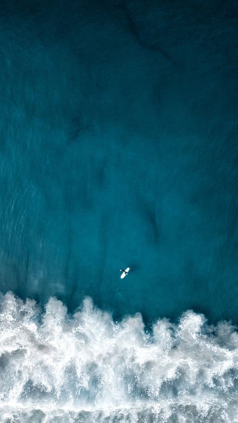 Aerial overhead vertical shot of beautif... | Free Photo #Freepik #freephoto #waves #beach #sea #balloon Ocean Waves Photography, Calming Images, Ocean Iphone, Gallery Wall Art Prints, Ocean Images, Sea Pictures, Waves Photography, Yoga Beginners, Image Nature