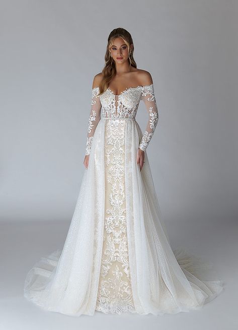 Glam Wedding Dress, Chapel Train Wedding Dress, Bridal Gowns Mermaid, White Wedding Dress, Wedding Dress Train, Traditional Wedding Dresses, A Wedding Dress, Chapel Train, Perfect Wedding Dress