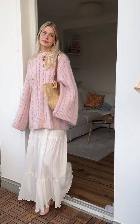 Spain Inspo Outfits, Feminine Winter Outfits Girly, Modest Outfit Ideas, Cute Modest Outfits, Modest Fits, Mode Casual, Modest Clothing, Looks Street Style, Hijabi Fashion