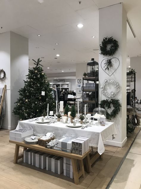 The White Company Christmas, Christmas Company Party, Christmas Visual Merchandising, White Company Christmas, Plan Home, Company Party, Green Door, White Company, The White Company