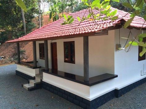 50 Photos Small Houses That Would Fit Different Types Of Filipino Families. Kerala Homes, Courtyard Houses, Kerala Traditional House, Brick Houses, Kerala House, Indian House Plans, Indian Home Design, Indian Interiors, A Small House