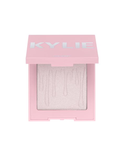 Kylie Cosmetics Highlighter, Kylie Jenner Cosmetics, Lipstick Kylie, Make Your Own Makeup, Kylie Makeup, Jenner Makeup, All Natural Makeup, Soft Makeup Looks, Kylie Jenner Makeup