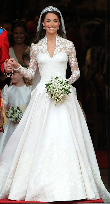 Princess Kate Wedding Dress, Vestidos Kate Middleton, Alexander Mcqueen Wedding Dresses, Kate Wedding Dress, Princesa Disney Bella, Kate Middleton Wedding Dress, Famous Wedding Dresses, Bride Wars, Wedding Dress Costume