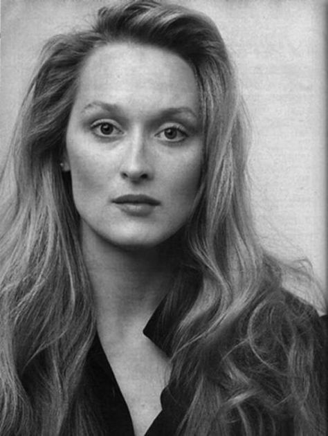 A young Meryl Streep. Quite a beautiful woman! Meryl Streep Husband, Meryl Streep House, Meryl Streep Daughter, Meryl Streep Quotes, Meryl Streep Movies, Big Little Lies, Pierce Brosnan, Devil Wears Prada, Gary Oldman