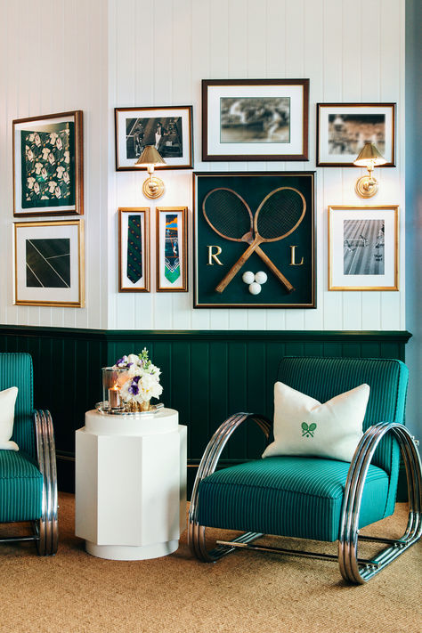 Celebrating 19 years as the Official Outfitter of The Championships, Wimbledon—#RalphLauren once again hosts a legendary experience at Centre Court. Vintage Ralph Lauren Home, Ralph Lauren Wimbledon, Ralph Lauren Interiors, Ralph Lauren Bedroom, Bed Inspo, Classic Wall, Big Boy Room, Guest Bed, Ralph Lauren Home