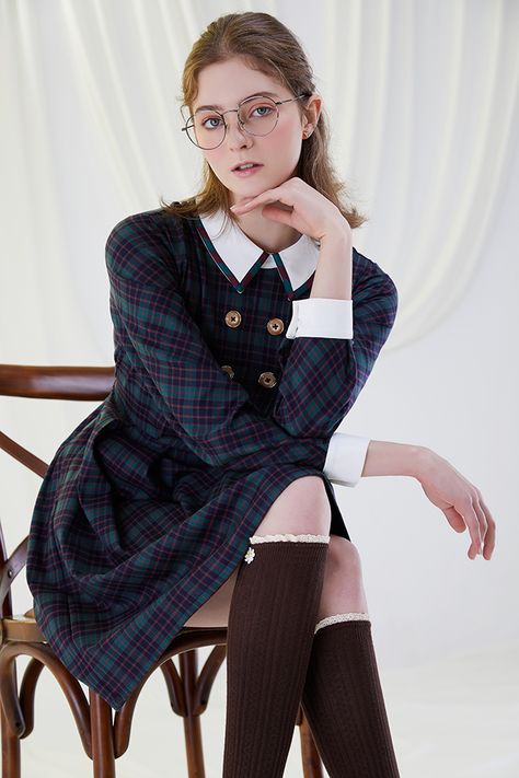 Preppy Womans Outfit, Preppy Style Outfits Womens Fashion, Saint Trinians, Preppy Fashion Style, Modern Preppy Style, Lexi Howard, Preppy Dress, Miss Patina, Kate Garraway