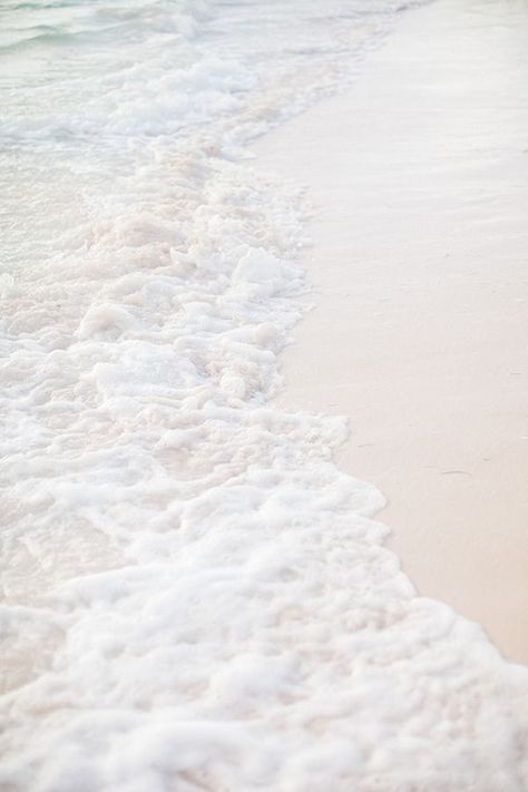 The way the waves kiss the shore is so beautiful -Loved and repinned by www.evolationyoga.com Caribbean Wedding, Pastel Decor, Gold Aesthetic, 背景 シンプル, Aesthetic Colors, Punta Cana, White Wallpaper, Beach Aesthetic, White Aesthetic