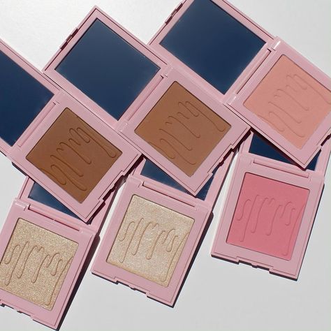 What combination of blush, bronzer, and highlighter from Kylie Cosmetics are you using today to enhance your look, and don’t forget to check out more options at kyliecosmetics.com? @kyliecosmetics Kylie Makeup, Kylie Baby, Kylie Skin, Kylie J, Kylie Cosmetic, Pinterest Makeup, Dope Makeup, King Kylie, Lip Kit