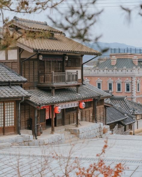 Travel Highlights : VisitKorea Travel Highlights BEST 5 Attractions in Nonsan Popular on Social Media | Official Korea Tourism Organization Popular Korean Drama, Korea Tourism, Forest Cottage, Yellow Houses, Sky Garden, Wooden Decks, Road Trip Fun, House Address, Filming Locations