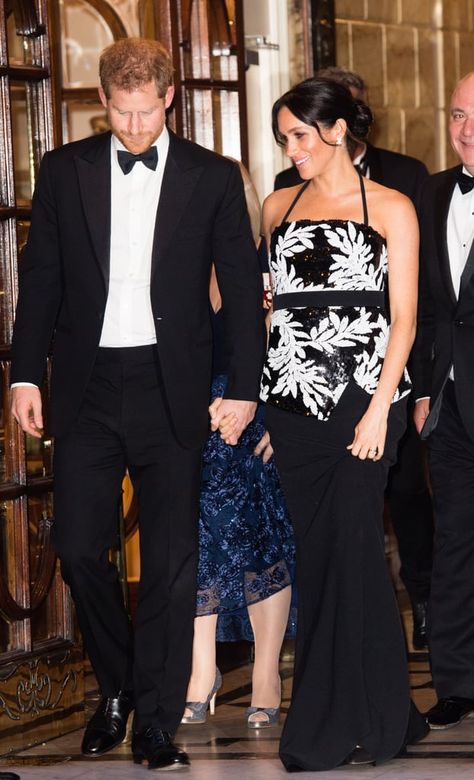 Black Tie Spectacular Estilo Meghan Markle, Suits Actress, Princess Meghan, Couple Fashion, Meghan Markle Style, Pregnancy Looks, Stylish Celebrities, Effortless Outfit, Career Fashion