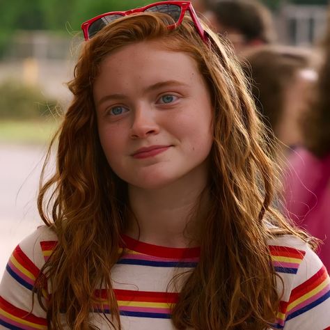 max mayfield - sadie sink Bobby Brown Movie, Starnger Things, Josie Saltzman, Stranger Things Max, Max Mayfield, Flipagram Instagram, Stranger Things Poster, Stranger Things 2, Stranger Things Characters