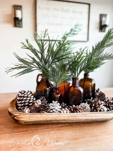 Winter Decor Centerpiece, Natural Home Design Interior, Natural Woodsy Christmas Decor, Natural Winter Decor Diy, Winter Aesthetic Decor, Rustic Christmas Living Room Decor, Winter Cottagecore Decor, Boho Christmas Floral Arrangements, January Centerpiece Ideas