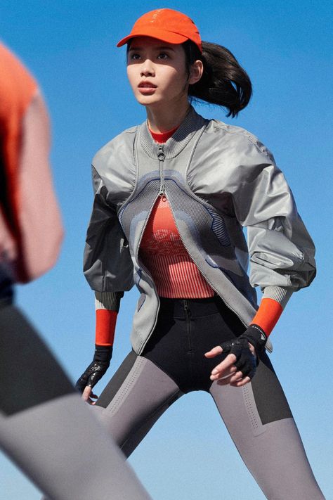 Thigh High Boots With Skirt, Mode Cyberpunk, Look Adidas, Adidas Stella Mccartney, Style Sportif, Cyberpunk Fashion, Futuristic Fashion, Activewear Fashion, Adidas By Stella Mccartney