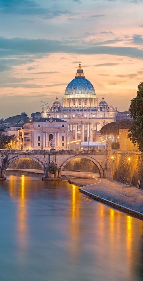 Visiting Italy, St Peters Basilica, Cities In Italy, Italy Tours, Sistine Chapel, Voyage Europe, Italy Vacation, Travel Board, Royal Caribbean