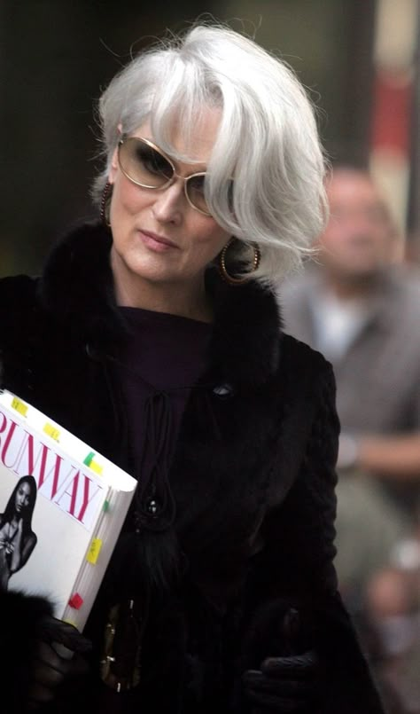 Hair And Glasses, Grey Hair Wig, Granny Hair, Miranda Priestly, Beautiful Gray Hair, Josh Duhamel, Afro Wigs, Alyson Hannigan, Diane Lane