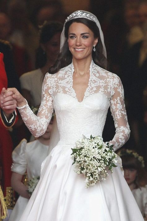 Princess Kate Wedding Dress, Kate Wedding Dress, Kate Middleton Wedding Dress, Düşes Kate, William E Kate, Middleton Wedding, Estilo Kate Middleton, Wedding Evening Gown, Duchesse Catherine