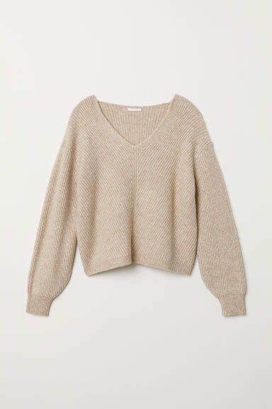 H&M V-neck Sweater - Beige Alledaagse Outfit, Adrette Outfits, Aesthetic Sweaters, Beige Pullover, High Fashion Accessories, Sweater Refashion, Cropped Pullover, Pullover Outfit, Dress Sweater