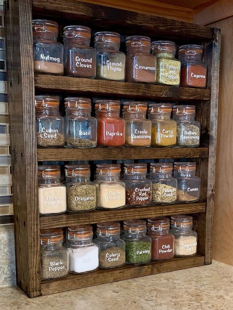 Organizing Fridge, Toples Kaca, Wood Spice Rack, Wooden Spice Rack, Glass Spice Jars, Kitchen Organization Pantry, Kitchen Pantry Design, Kitchen Organisation, Small Kitchen Decor