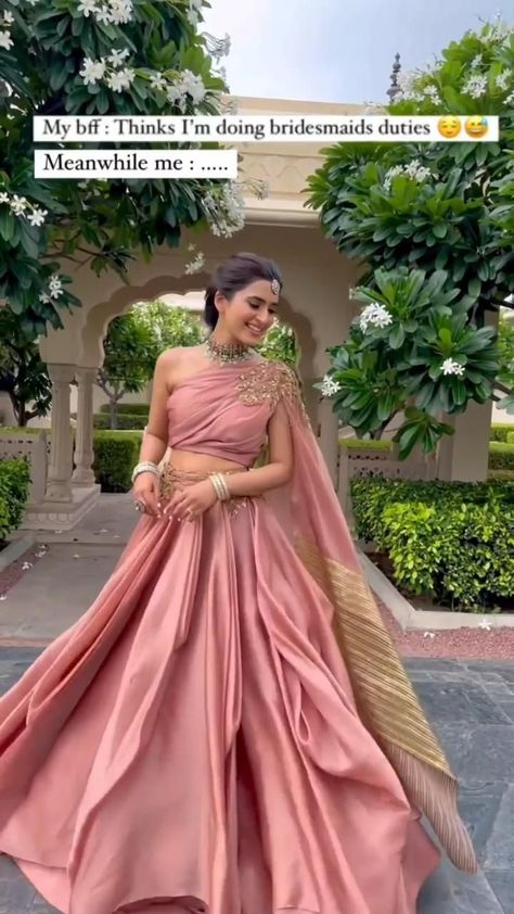 Simple Party Wear, Outfit Indian Wedding, Sangeet Outfit, Trendy Outfits Indian, Wedding Lehenga Designs, Lehenga Designs Simple, Traditional Indian Dress, Indian Dresses Traditional, Traditional Indian Outfits