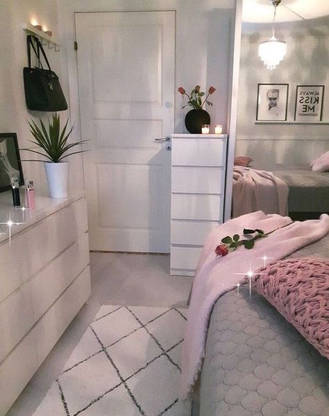 Pastel Decor, Bilik Tidur, غرفة ملابس, Amazing Ideas, White Bedroom, Dream Rooms, Front Room, Dream Bedroom